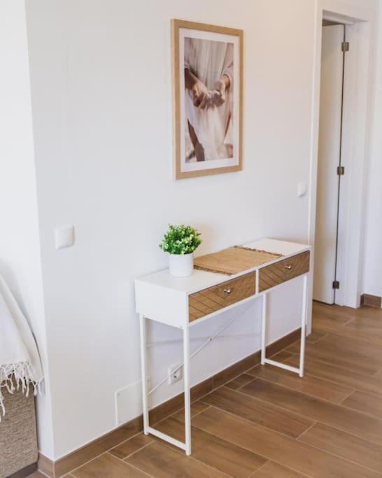 Lovely & Bright Renovated Apt. W/ Balcony In Λάγος Εξωτερικό φωτογραφία