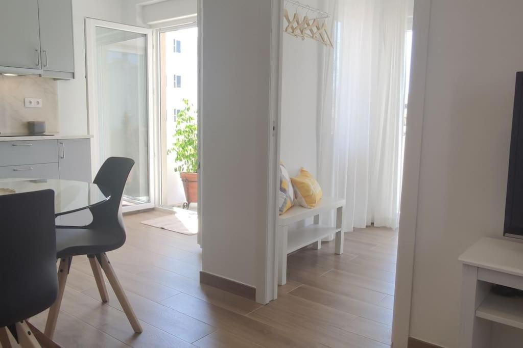 Lovely & Bright Renovated Apt. W/ Balcony In Λάγος Εξωτερικό φωτογραφία